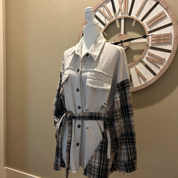 Miss Me Large Distressed Flannel Jacket/Shacket Oatmeal S MJ0207L - Picture 3 of 13